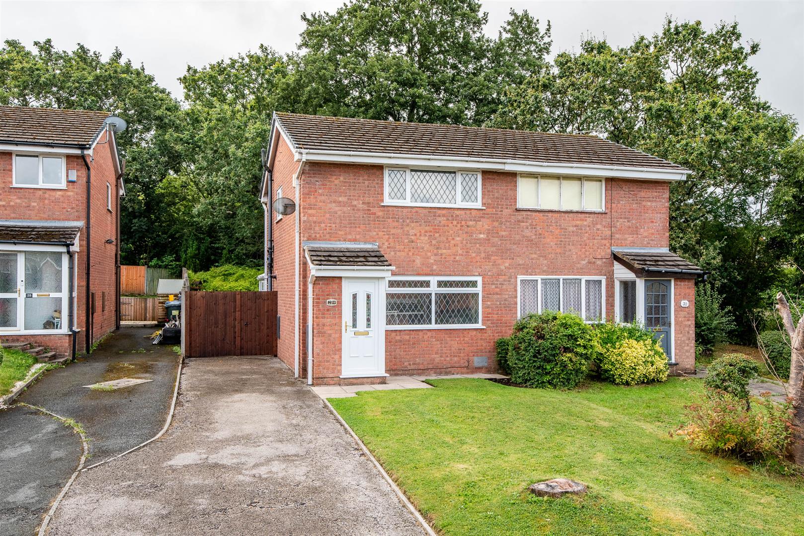 2 bed property in The Cedars, Chorley